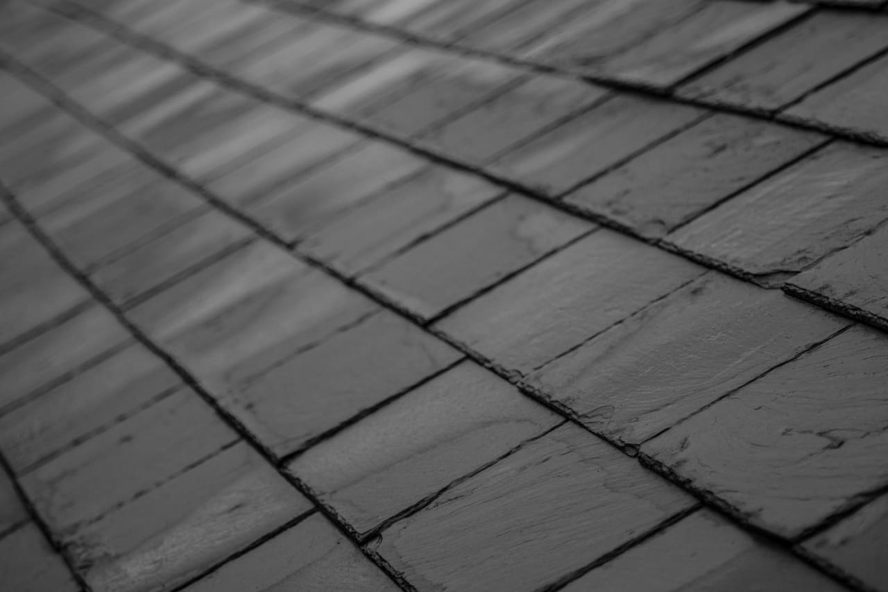 Natural slate roof with neat coursing in Berkshire